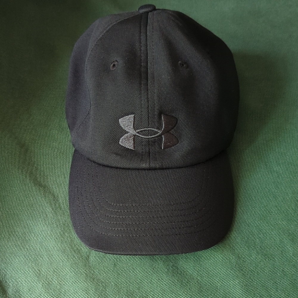 Under Armour Black Hat Classic Design